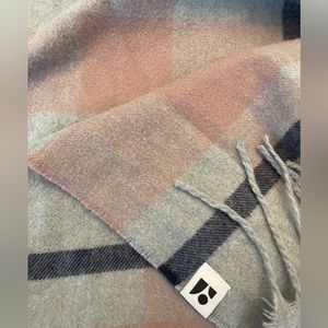 Frank and Oak women’s scarf